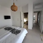 Milan 1 Mit Padelplatz * マスティハリ
