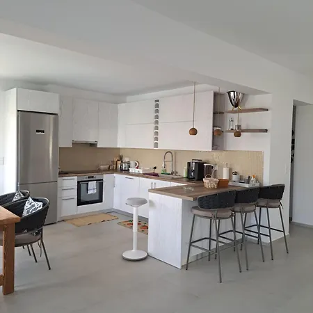 Milan 1 Mit Padelplatz ماستيخاري