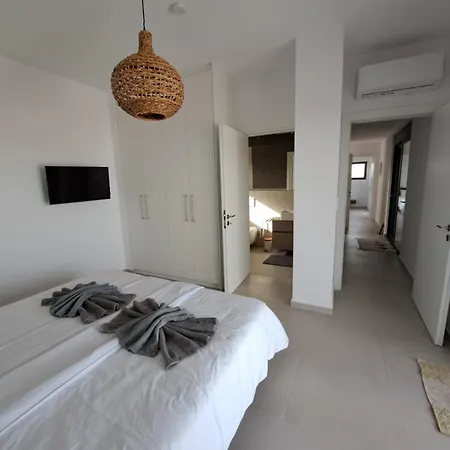 Milan 1 Mit Padelplatz * ماستيخاري