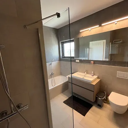 فيلة Milan 1 Mit Padelplatz ماستيخاري