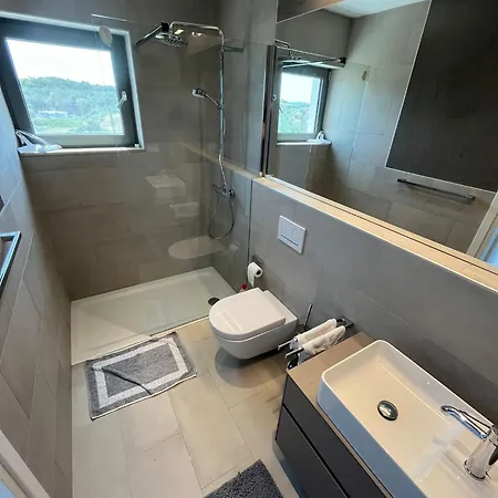 Milan 1 Mit Padelplatz فيلة *