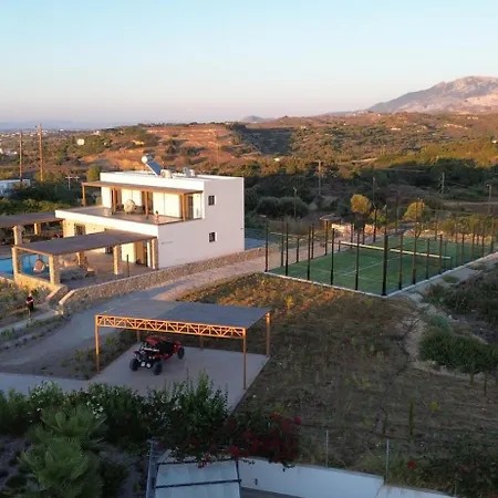 Milan 1 Mit Padelplatz فيلة