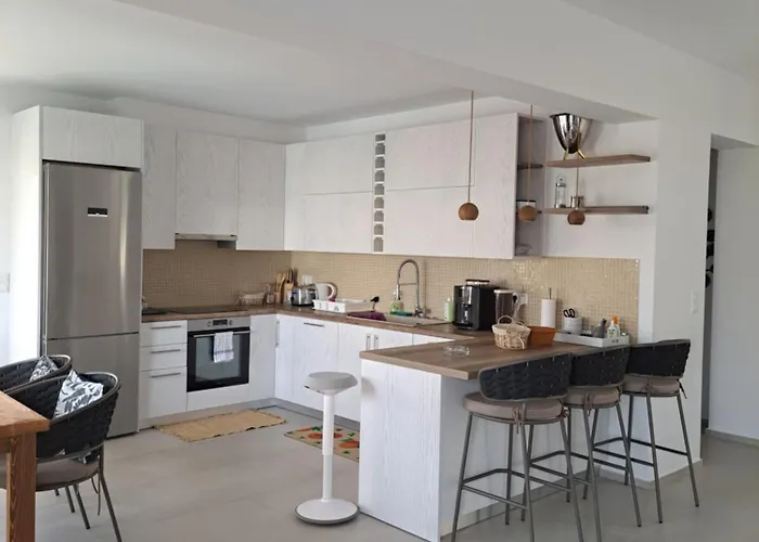 Milan 1 Mit Padelplatz Masticharion