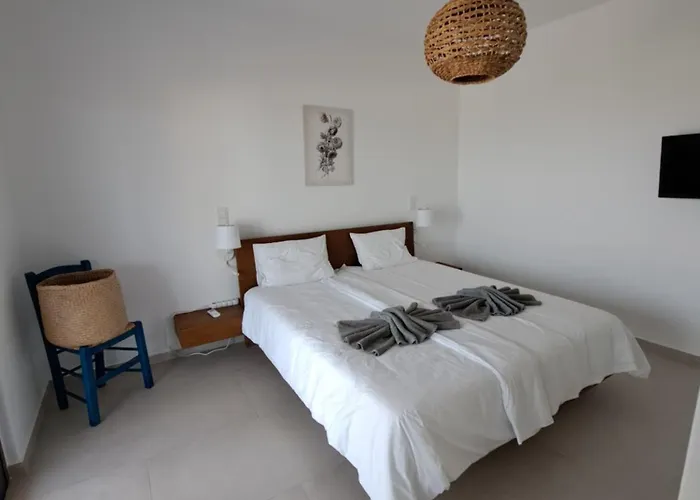 Milan 1 Mit Padelplatz Masticharion